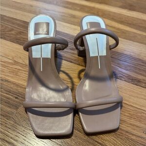 Brand new never worn Dolce Vita Women's Tan heels
